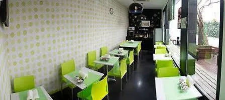 Hostal Gat Xino Barselona İspanya